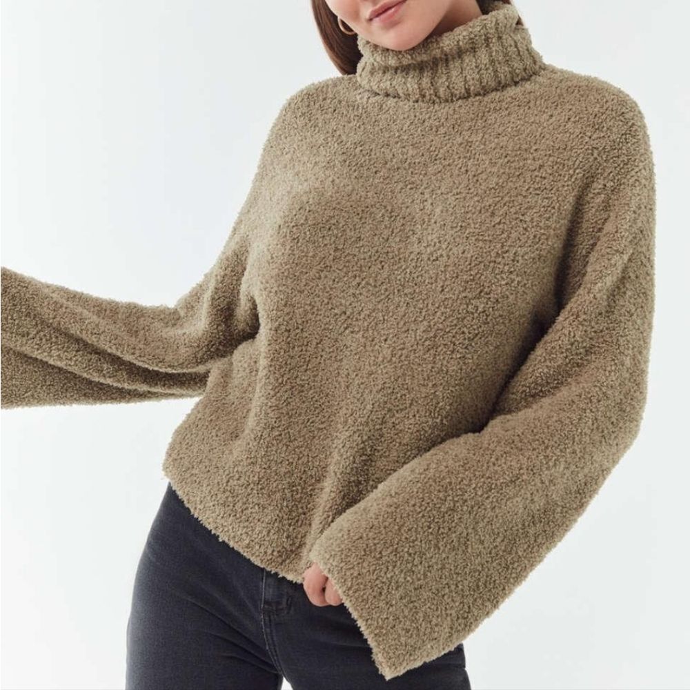 Urban Outfitters Fuzzy Plush Turtleneck Sweater Bell Sleeves Olive Green Size XS